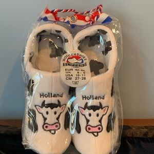 Holland clog shaped slippers NWOT